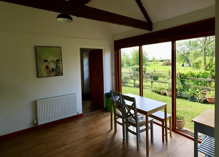 Tranquil And Cosy Cottage On The Somerset Levels